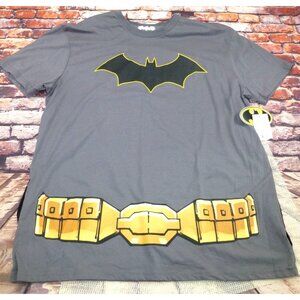 NWT Batman Graphic Tee Detachable Cape‎ XL Shirt Cosplay Bat Belt